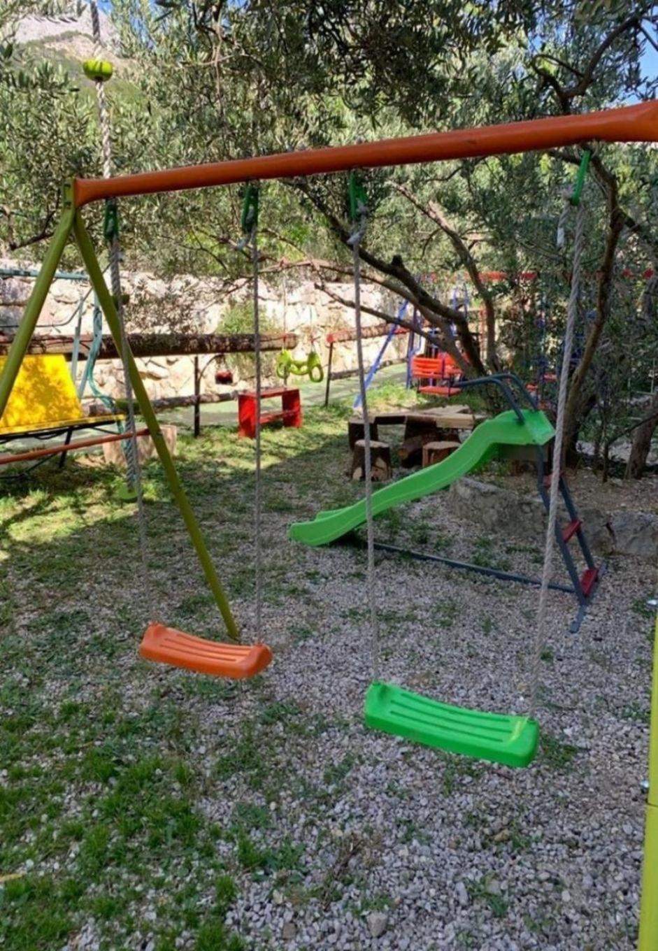 Apartments Antisa - With Playground Tučepi Extérieur photo
