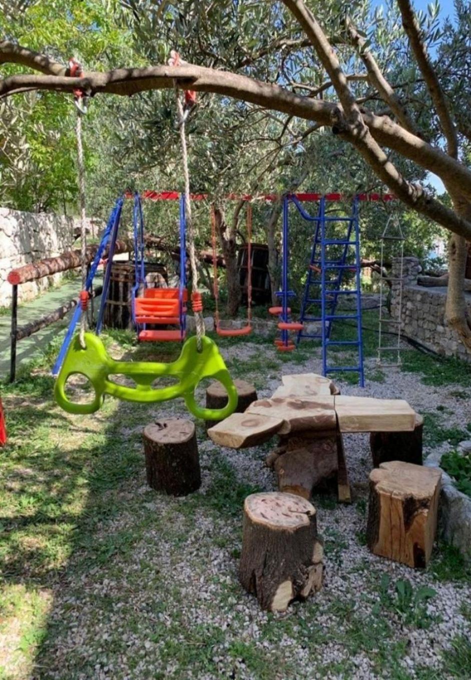 Apartments Antisa - With Playground Tučepi Extérieur photo